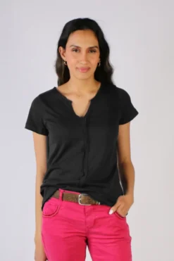 Zaket & Plover Raw Hem Tee In Black